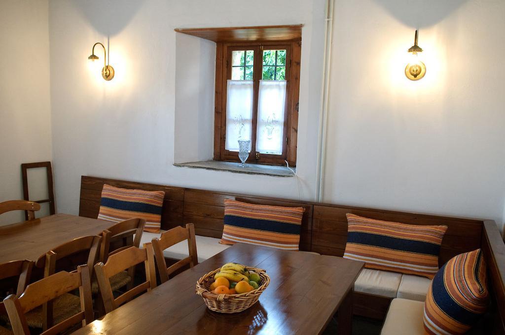 Hotel Alatinos Pinakátai Esterno foto